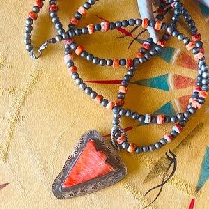 Delicate Spiny Oyster Arrowhead and Navajo Pearl Necklace!